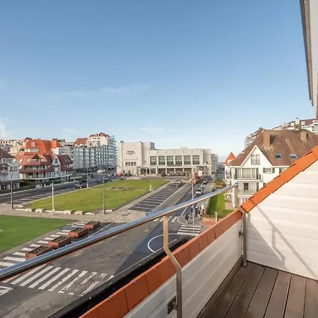Duplex With Sea View Between Casino & La Reserve *